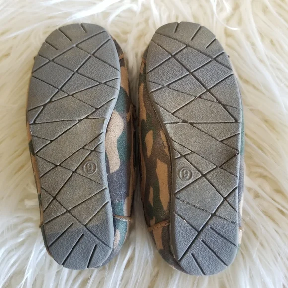 Max + Jack Size Toddler 9 Camo Slippers - Picture 6 of 8